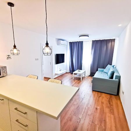 Citycenter Boutique Apartment Larnaca Exterior photo